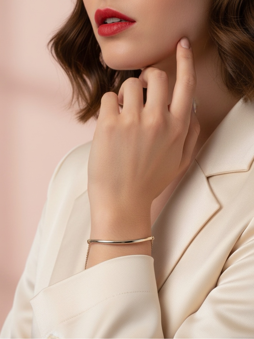 Minimalist Gold Curved Bar Bracelet - Elegant Women's Jewelry